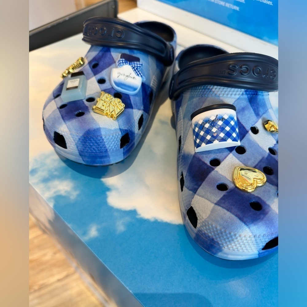 Bath & Body Works Gingham Crocs Special Edition Crocs collab with B&BW NEW - Picture 5 of 7